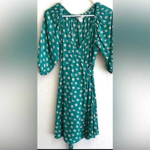 Billabong Best Dressed Green & White Floral Off the Shoulder Wrap Dress Size M - Picture 3 of 7